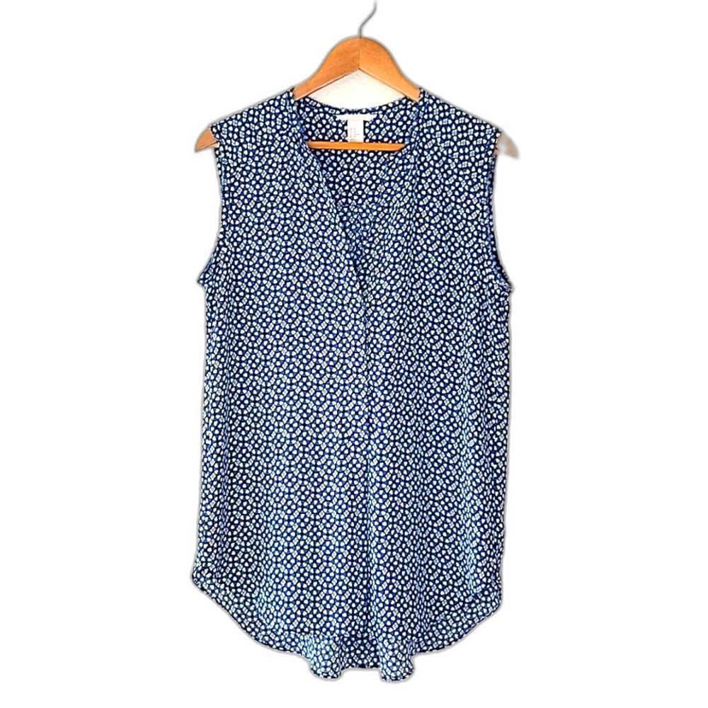 H&M Blue White Sleeveless V-neck Tank Top Blouse size 10 Snap Buttons Pleats